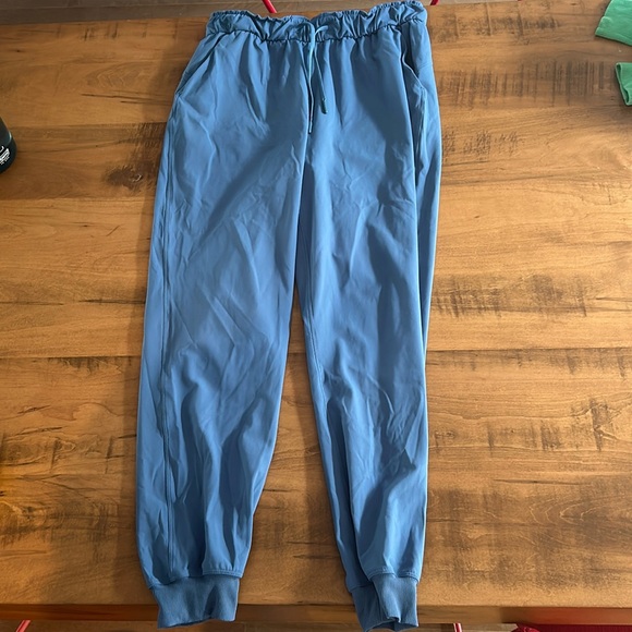Lululemon pants size 8 - Picture 1 of 4